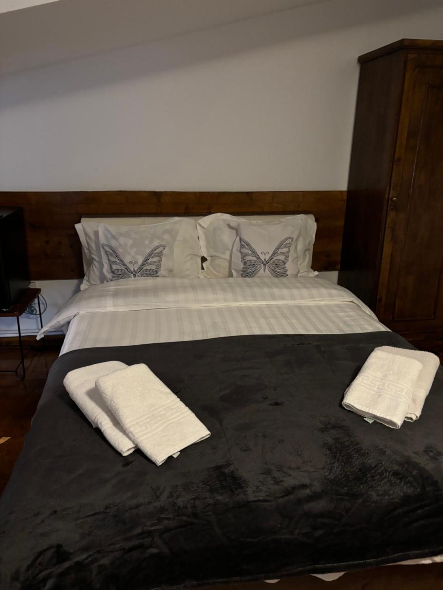 B&B Maria Bucarest Esterno foto
